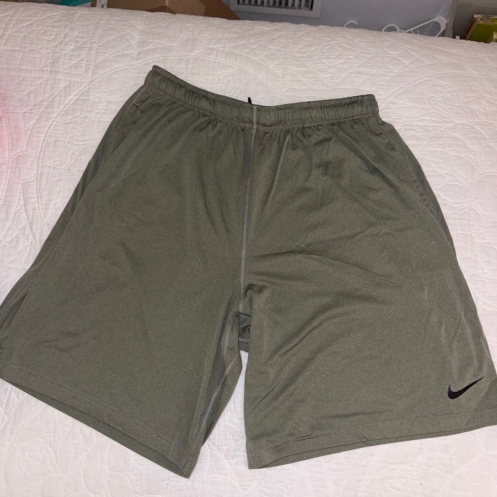 Nike Men's Athletic Shorts Green XXL